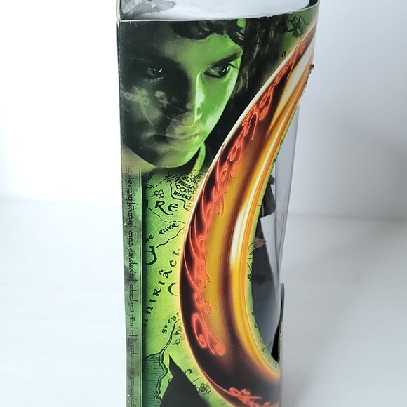 The Lord Of The Rings The Fellowship Of The Ring Frodo Action Figure 2001 NEW - Picture 4 of 6